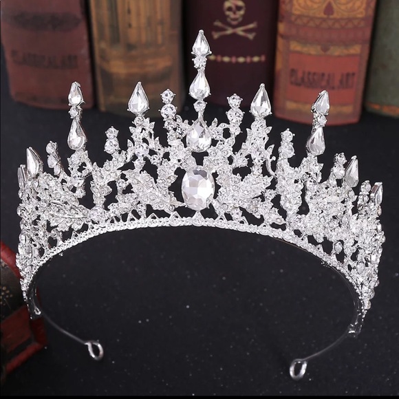 Tiaras - Picture 6 of 7